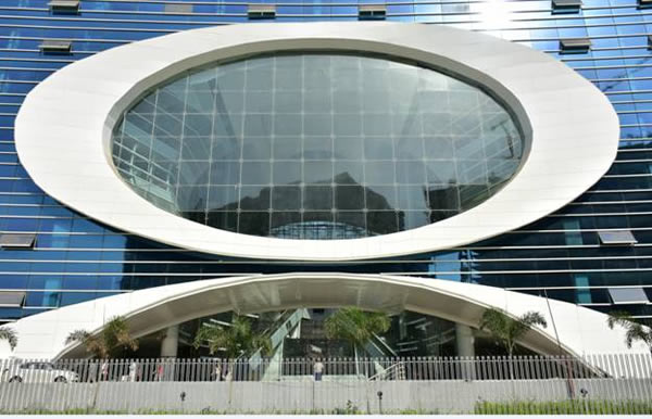 Glass used in cable net to achieve transparency in atrium of ONGC BKC building Mumbai Picture by Noshir Gobhai