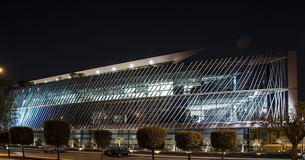 Waha Office Building, Riyadh. The enclosure system enhances energy performance and provides visual privacy along with natural light and views. Photo © Hani Al-Sayed / Omrania