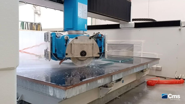 CMS: A year of innovations in laminated glass cutting!