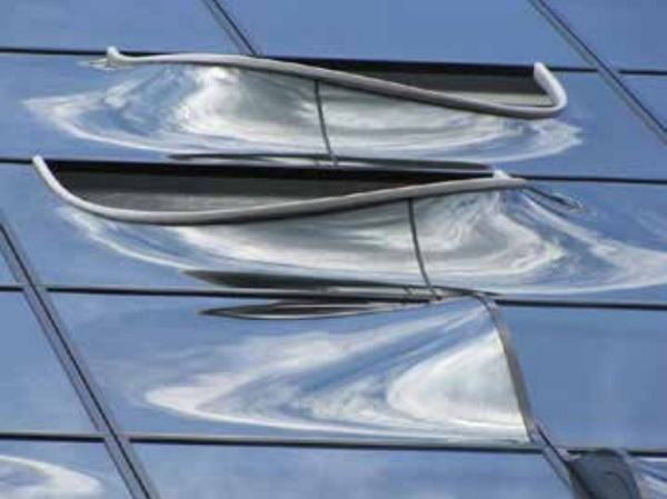 Figure 3 Double curved insulated glass units made of hot bent annealed glass, Concert Hall Elbphilharmonie, Hamburg (Germany)