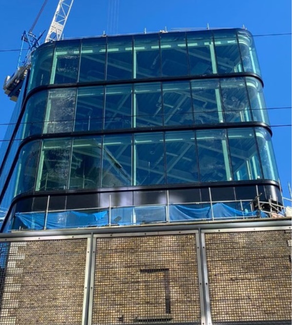 Fig. 3: The Malthouse, Dublin - curved SSG (GLF Facades).