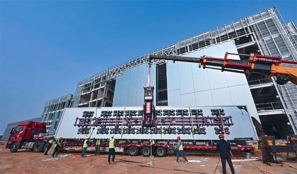 NorthGlass’ First 18.3-Meter "Super Glass" Curtain Wall Successfully Installed