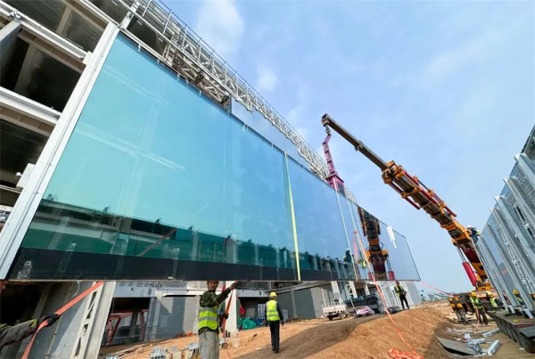 NorthGlass’ First 18.3-Meter "Super Glass" Curtain Wall Successfully Installed