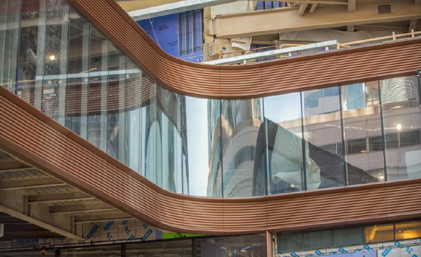 Detail of bent glass at Penn Medicine Pavilion (photo © Joe Garvin)