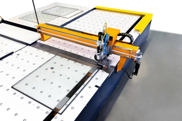 The automated separation of insulated glass makes a process that was previously carried out manually more economical and productive.
