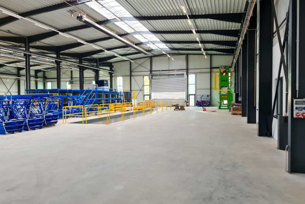 View inside the newly built production hall in Kretzschau shortly before it opened.