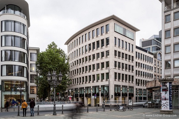 Revitalised Facade in The Opera Quarter 