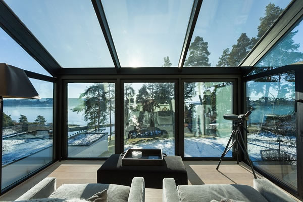 Picture credits/photographer: Adam Stirling, Norway  View of the untinted glass: dynamic sun shading that can be individually controlled either automatically or via light sensors, manually via a control panel or with the SageGlass® App using a wireless connection.