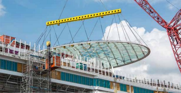 The SkyDome was assembled directly next to the ship in the Papenburg shipyard and then lifted onto the 18th deck in one manoeuvre. Image © P&O Cruises