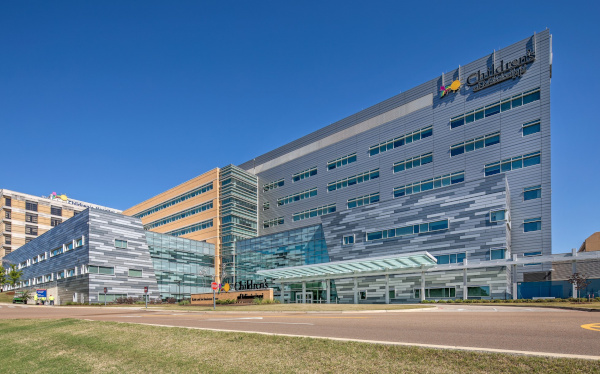 Solarban® 90 Glass Atrium and Windows Daylight Children's of Mississippi Hospital