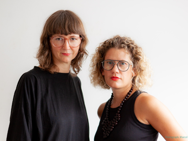 Dr. Lisa Rammig (Director Eckersley O’Callaghan, right) and Prof. Dr.-Ing. Linda Hildebrand (Professor, Chair for “Reuse in Architecture”, RWTH Aachen, left) jointly started the CircuClarity initiative in 2022. Photo: Marcel Bilow