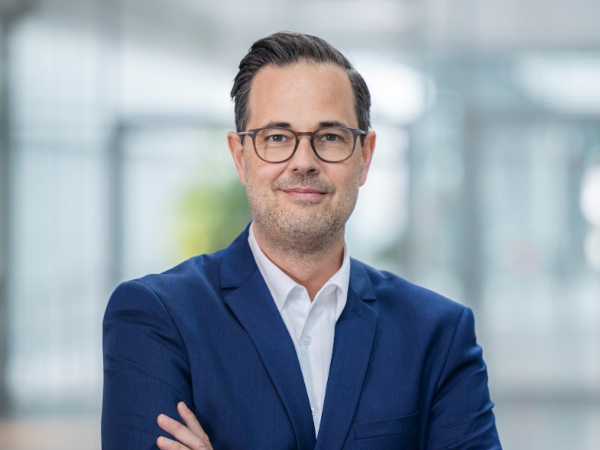 Director Lars Wismer on glasstec 2024: “glass technology live is a special highlight for me at this year’s glasstec because it serves as an innovation showcase for the glass industry.”