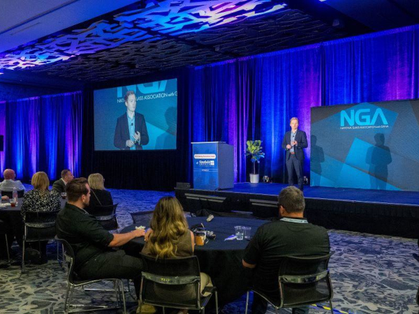 Glazing Executives Forum Spotlights Risk, Forecasts, Technology and More