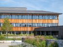 Award-winning education in light-flooded learning spaces at Holzkirchen State Grammar School. Photo: TA Werbeagentur