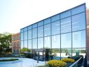 The recently renovated Hugel Welcome Center in Markle Hall at Lafayette College is the first U.S. project to feature VacuMax™ Vacuum Insulating Glass (VIG) by Vitro. (Photography: Jim Cunningham)