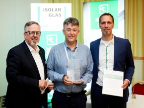 Tvitec's glazing for L'Oreal Spain HQ wins the Isolar Award for Representative Project of the Year Tvitec's glazing for L'Oreal Spain HQ wins the Isolar Award for Representative Project of the Year