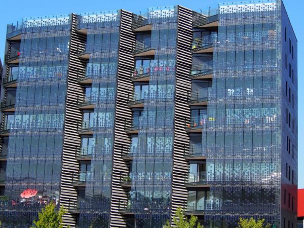  Glass Facade - HIKARI project