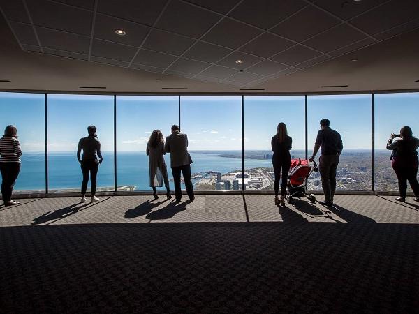 Pleotint | New Dynamic Windows Installed at Toronto’s CN Tower