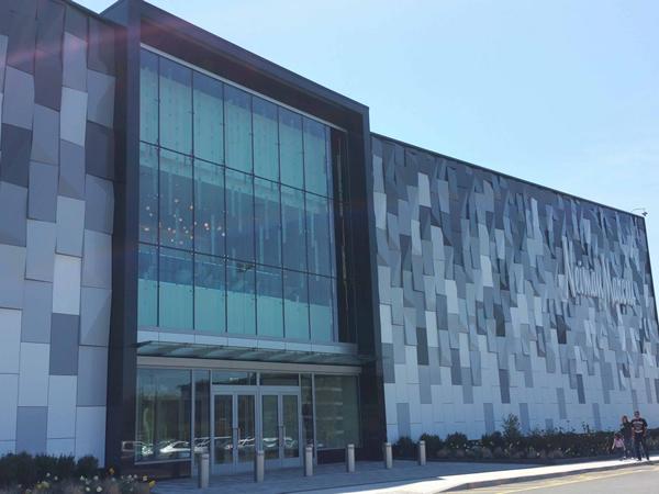  Structural Glazing Highlights the Entrances of Neiman Marcus at Roosevelt Field Mall