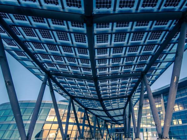 For overhead glazing, façades, balconies and sunshading elements, Solarvolt™ building-integrated photovoltaic (BIPV) modules merge renewable power generation with glass design. Public Safety Building, Salt Lake City, Utah