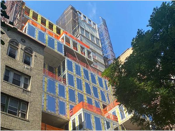 For a construction project in New York, Josko Fenster und Türen GmbH had its wood/aluminum windows successfully tested for tightness and mechanical durability according to NAFS at ift Rosenheim (Source: Panoramic European Windows)