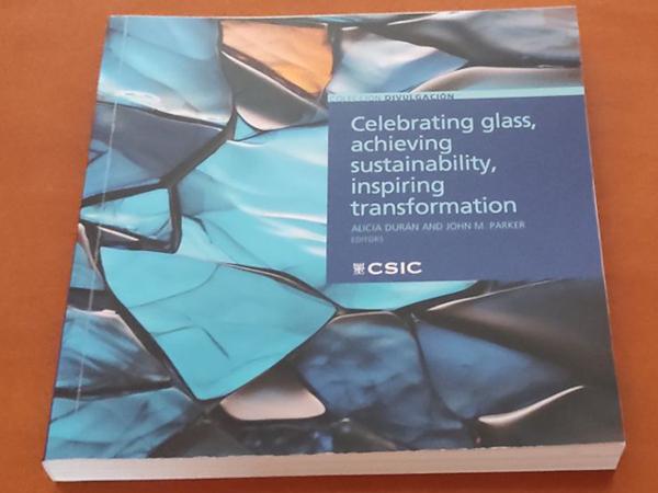 A book to tell the story of the International Year of Glass