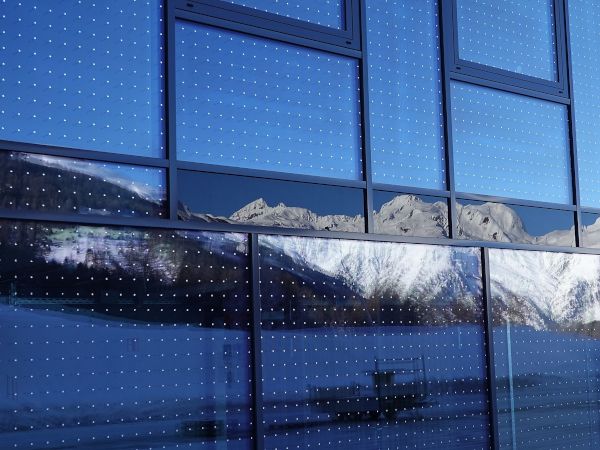 Innovative Collaboration: Saflex FlySafe 3D and BirdBlind® Lead the Way in Protecting Both Building Occupants and Birds  Innovative Collaboration: Saflex FlySafe 3D and BirdBlind® Lead the Way in Protecting Both Building Occupants and Birds