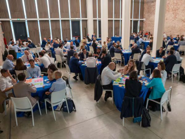 Innovation Management: experts and leaders in dialogue Innovation Management: experts and leaders in dialogue
