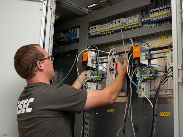 Why buy a new one when you can upgrade? This is how LiSEC extends the service life of systems Why buy a new one when you can upgrade? This is how LiSEC extends the service life of systems
